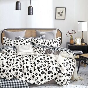 Hepburn Black/White Floral 100% Cotton Reversible Comforter Set Queen Farmhouse